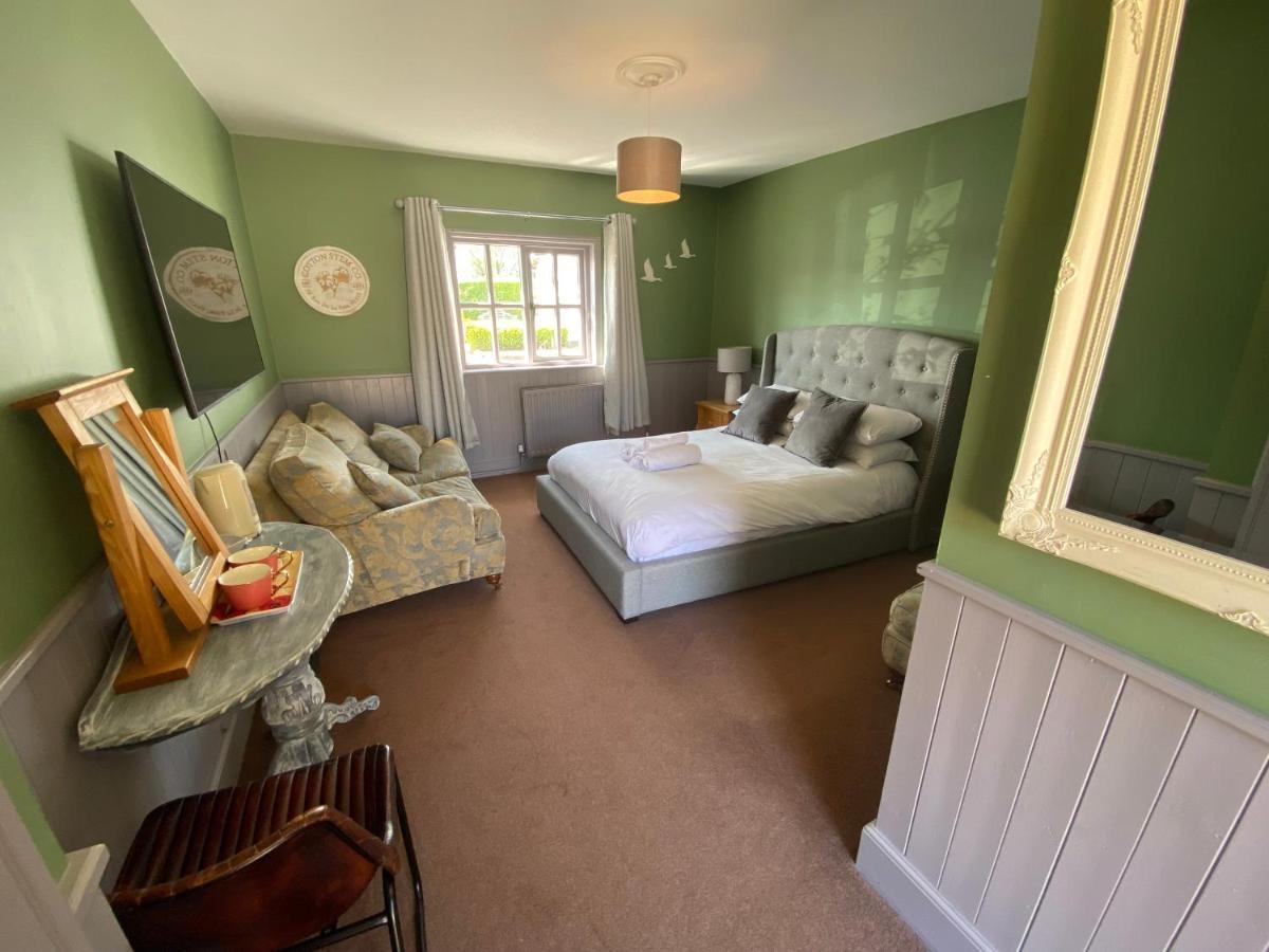 Blazing Donkey Countryside Retreat Hotel Sandwich Bagian luar foto