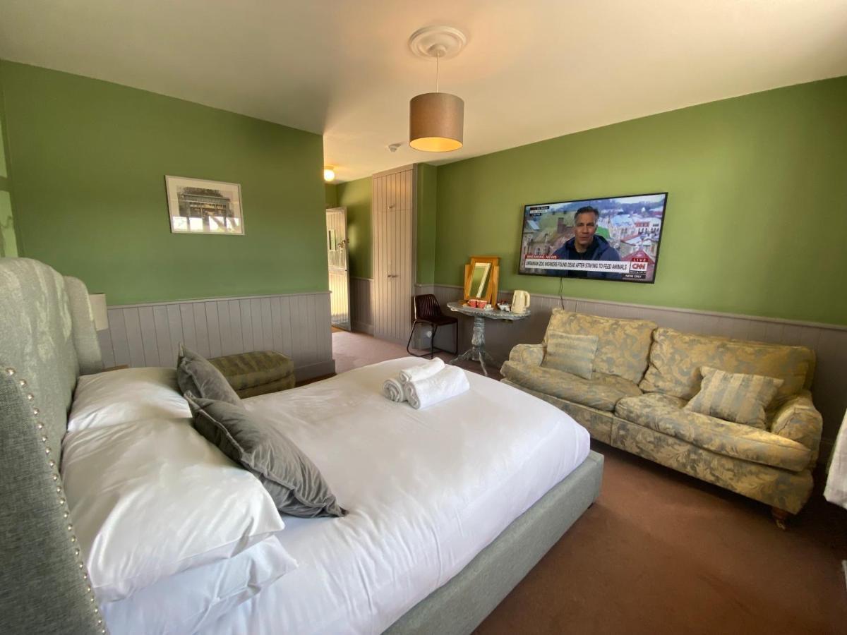 Blazing Donkey Countryside Retreat Hotel Sandwich Bagian luar foto