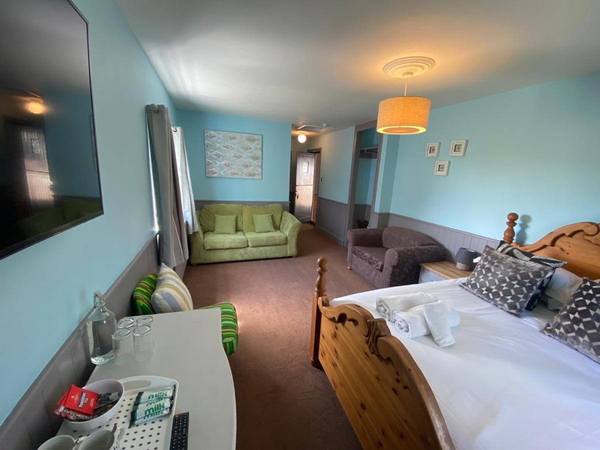 Blazing Donkey Countryside Retreat Hotel Sandwich Bagian luar foto