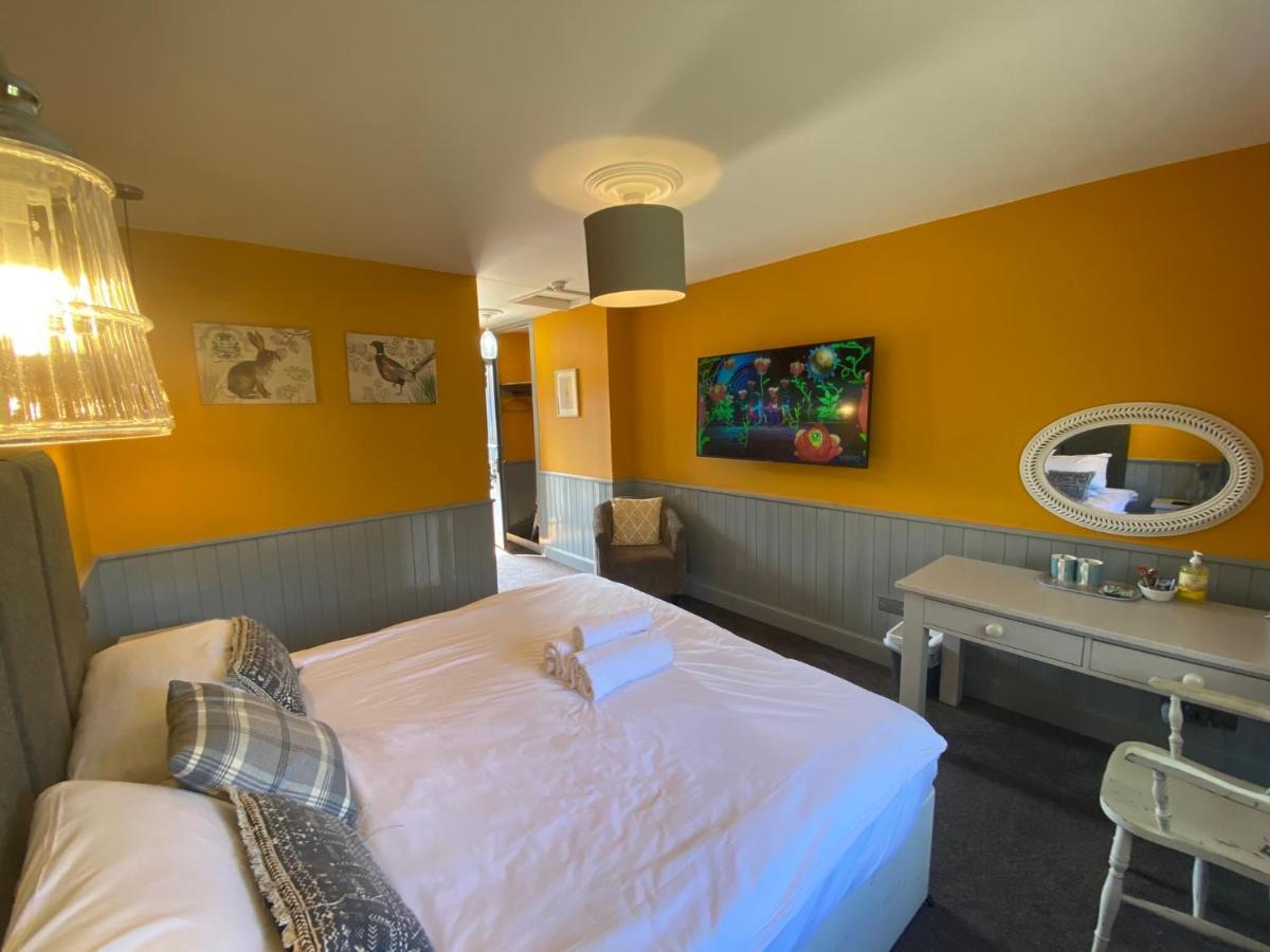 Blazing Donkey Countryside Retreat Hotel Sandwich Bagian luar foto