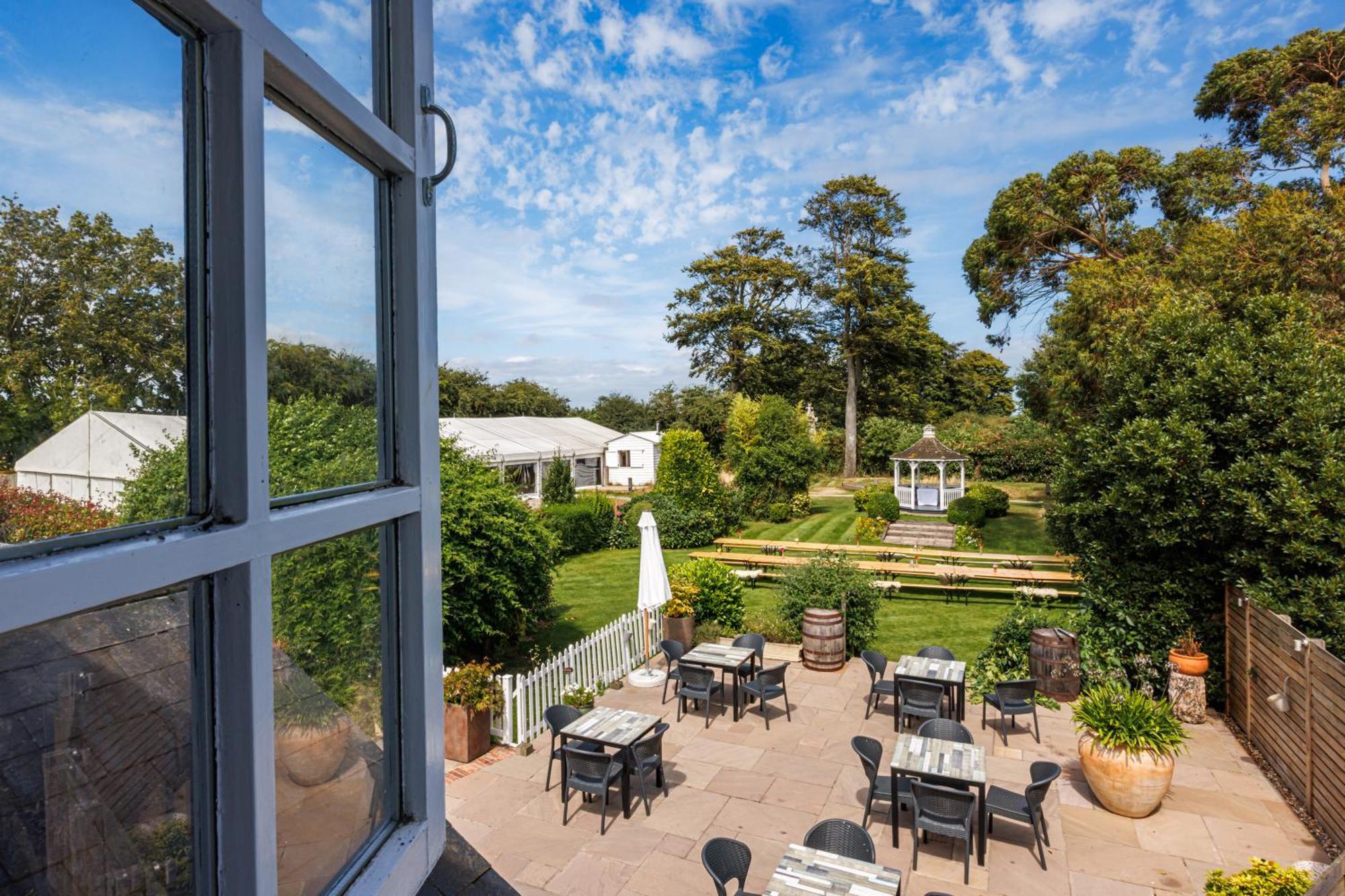 Blazing Donkey Countryside Retreat Hotel Sandwich Bagian luar foto