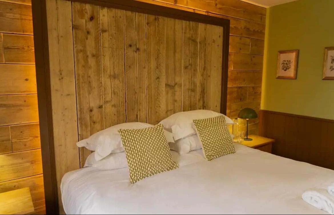 Blazing Donkey Countryside Retreat Hotel Sandwich Bagian luar foto