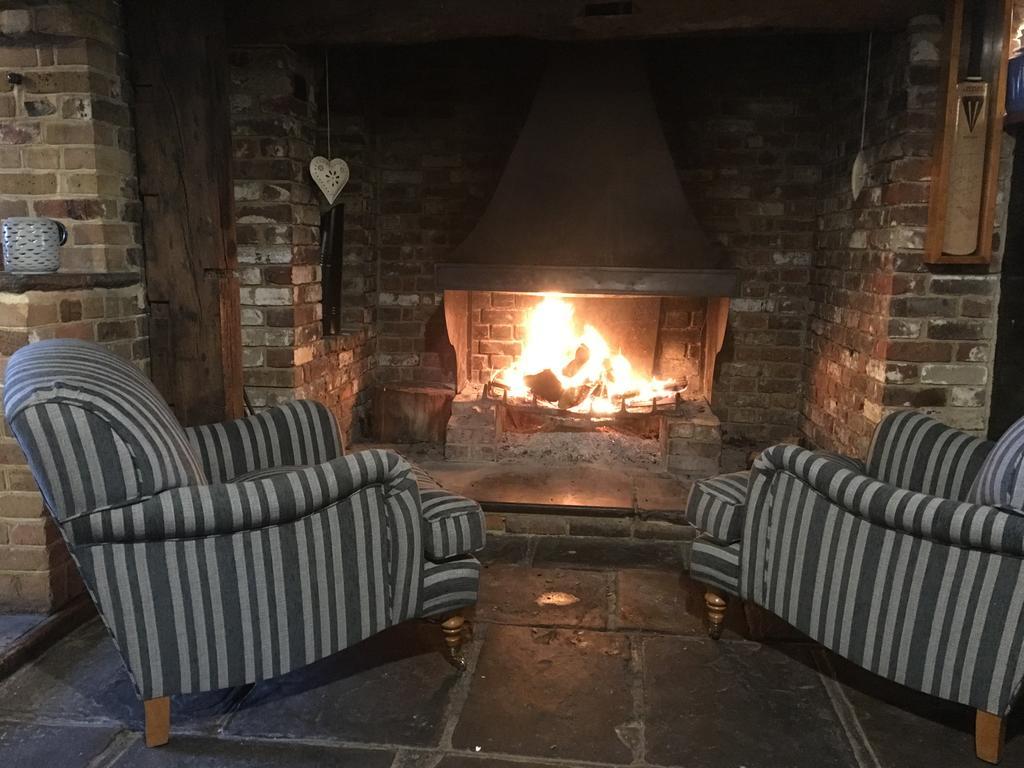 Blazing Donkey Countryside Retreat Hotel Sandwich Bagian luar foto